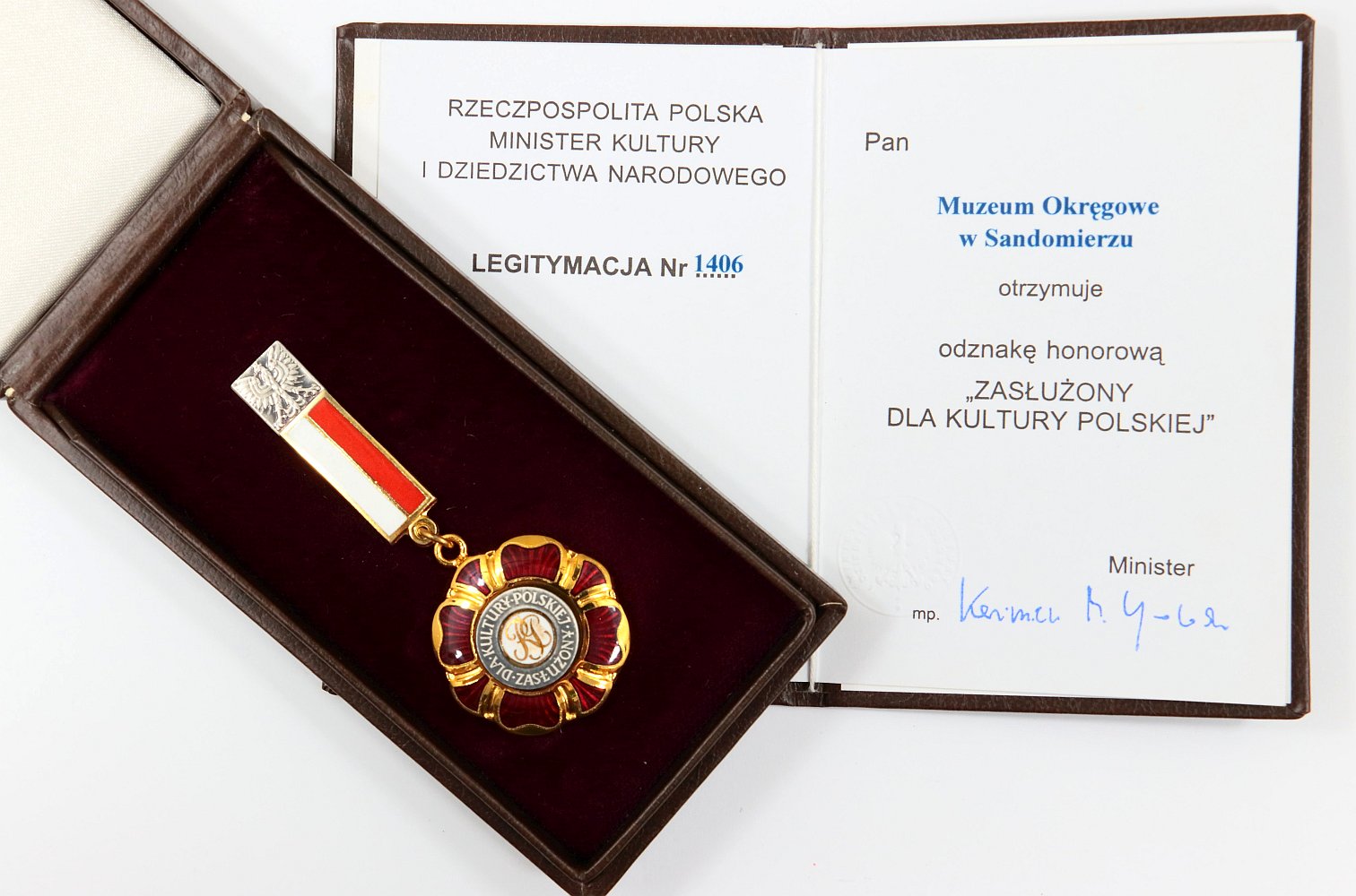 Odznaka honorowa „Zasłużony dla Kultury Polskiej”  dla Muzeum Okręgowego w Sandomierzu